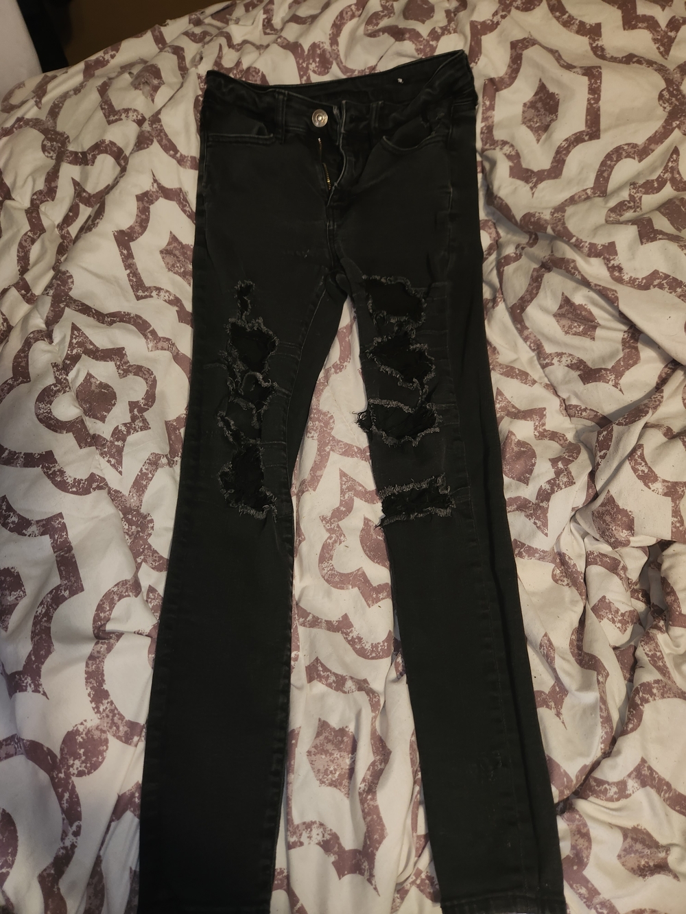 Women’s Black Distressed Skinny Jeans